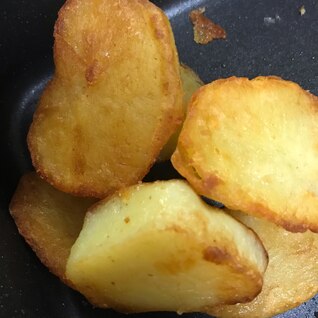 揚げ焼きフライドポテト(*^▽^*) 付け合わせに